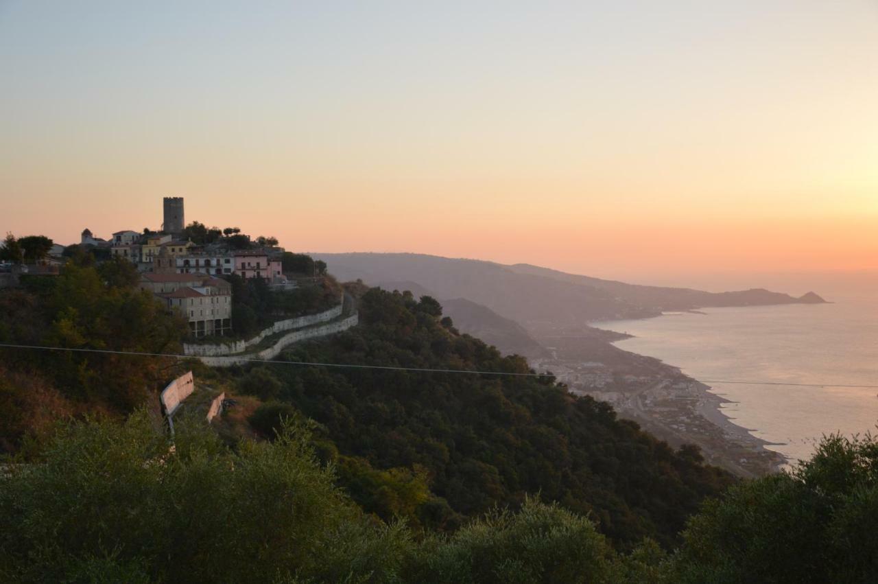 B&B Incantevole Vicolo Piraino Esterno foto